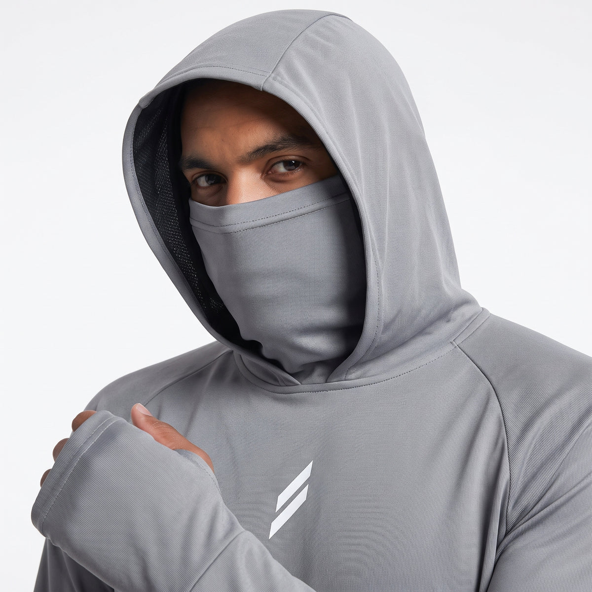 SolArmor detalle capucha con calce total