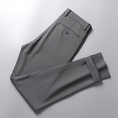Gris oscuro