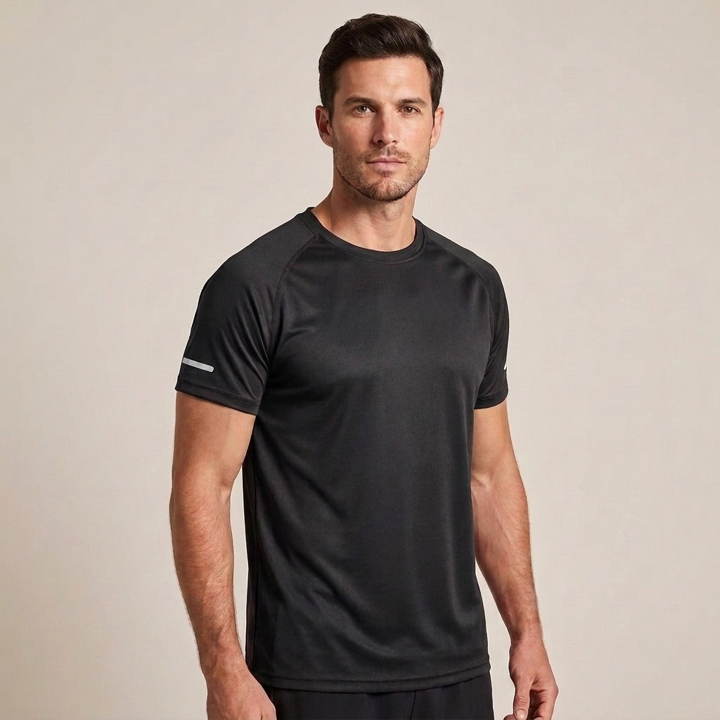 Essential Training Tee - Negro (modelo)