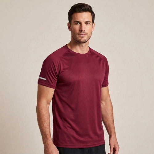 Essential Training Tee - Vino (modelo)